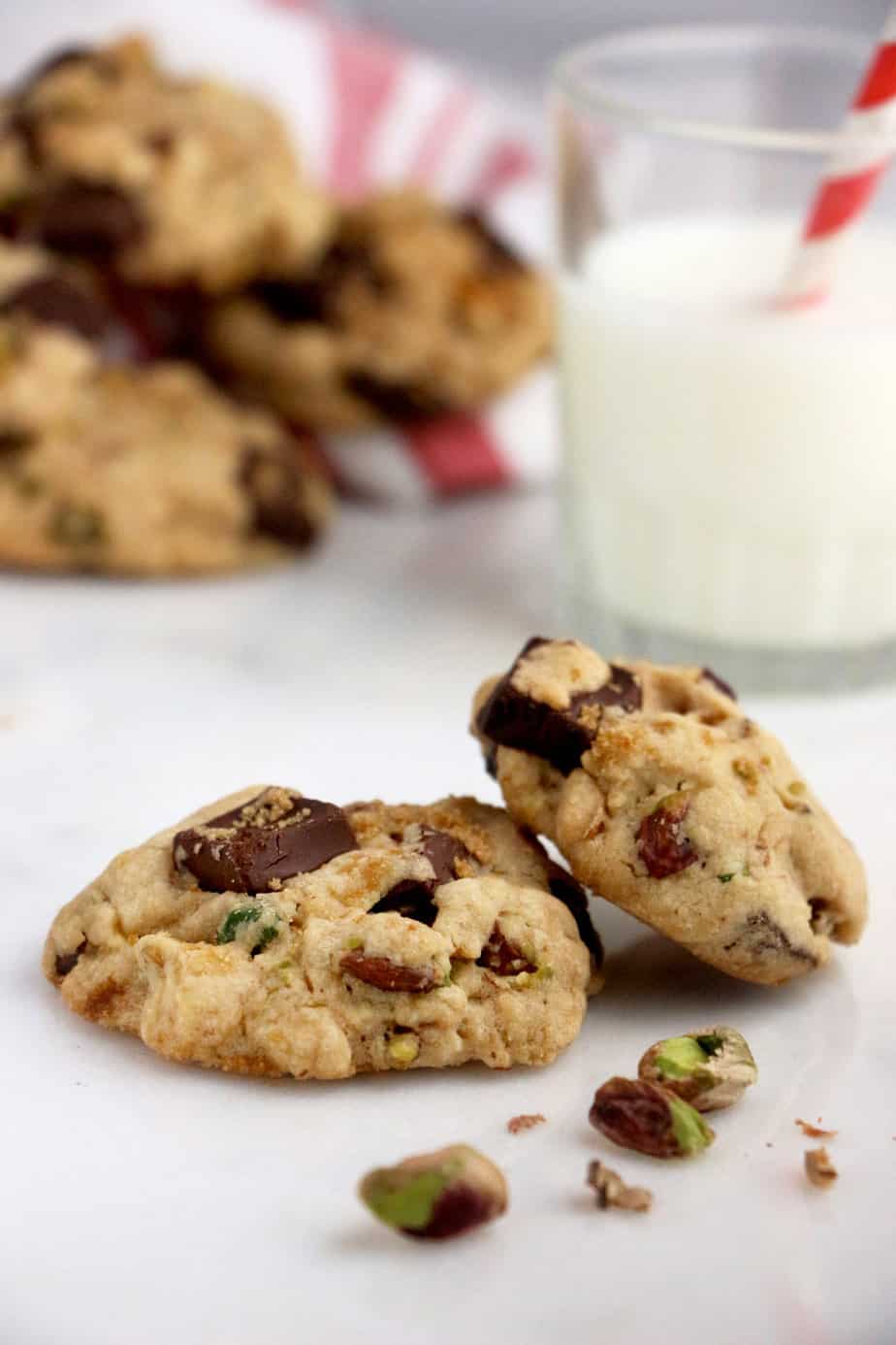 Pistachio-&-Dark-Chocolate-Chunk-Cookies