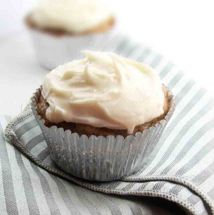 Vanilla-&-Spice-Parsnip-Muffins_2