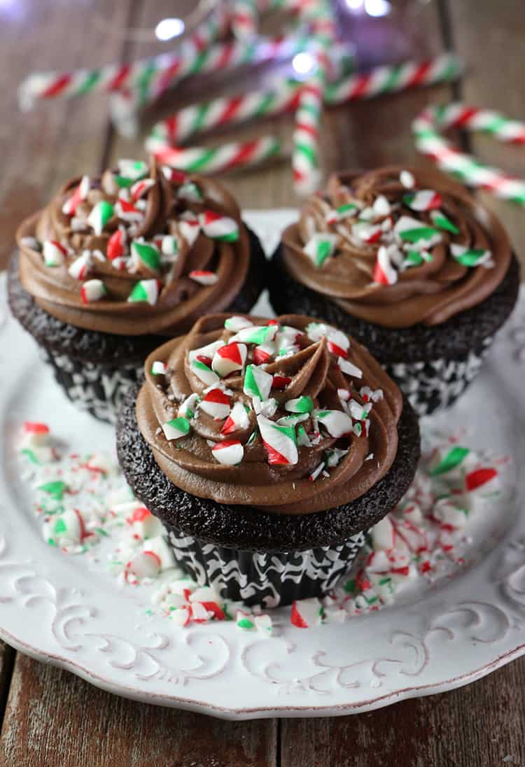 Peppermint-Filled Dark Chocolate Cupcakes_4