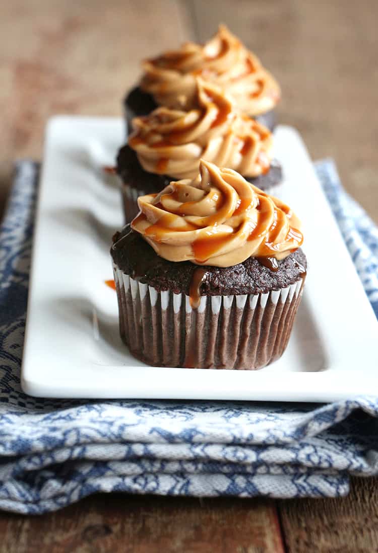 Chocolate Peanut Butter Cupcakes with Dulce de Leche Frosting_1r